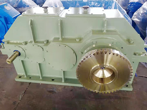 起重機(jī)專用硬齒面減速機(jī)