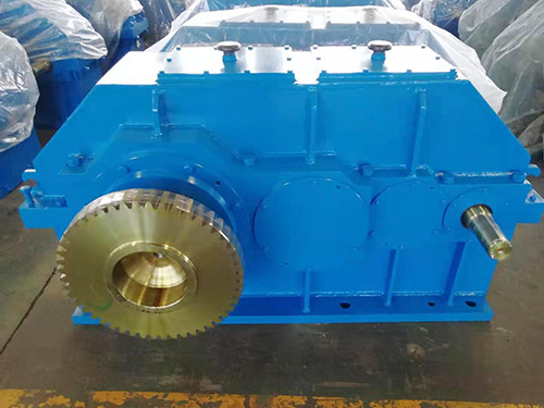 起重機(jī)專用硬齒面減速機(jī)